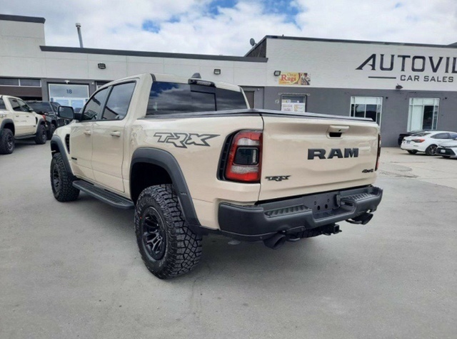 鯊魚(yú)王多變體汽車(chē)智能皮卡后箱蓋