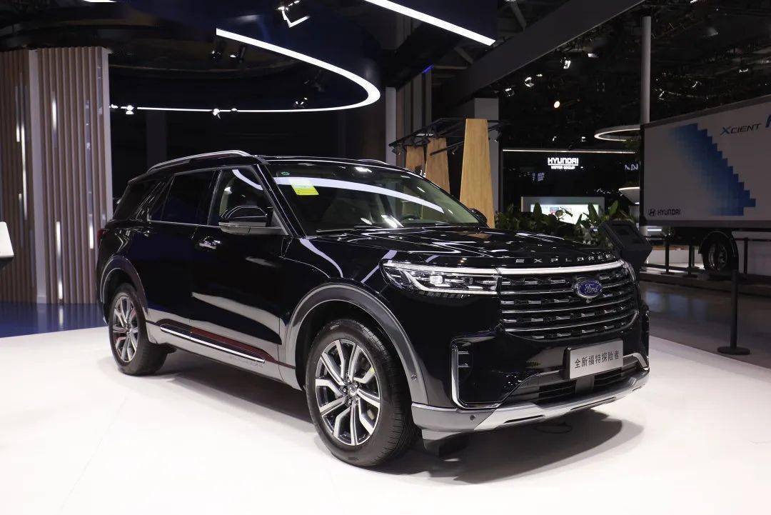 鯊魚王多變體汽車智能皮卡后箱蓋 鯊魚王多變體汽車智能皮卡后箱蓋